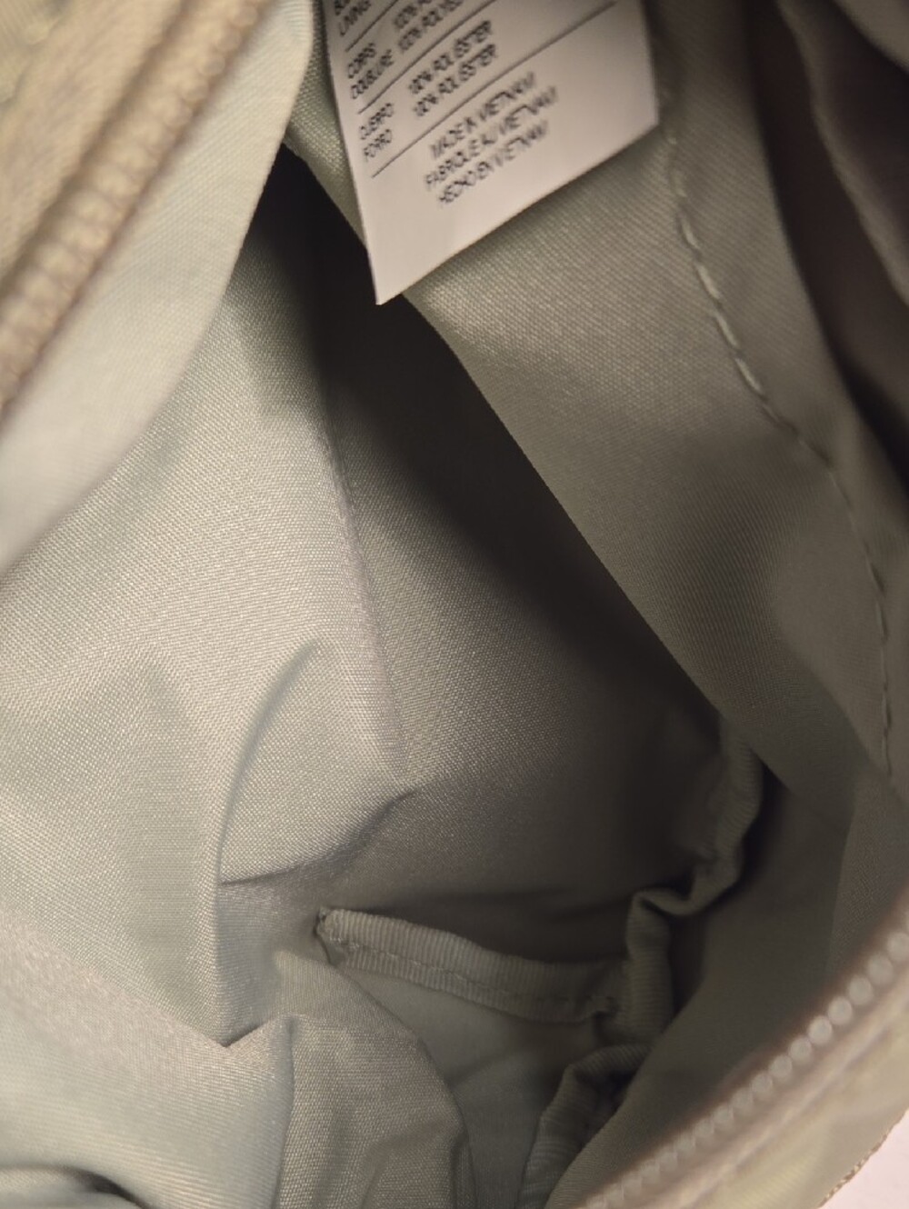 NIKE Women's Sportswear Futura Luxe Crossbody Bag (1l) In Green - Picture 4 of 8